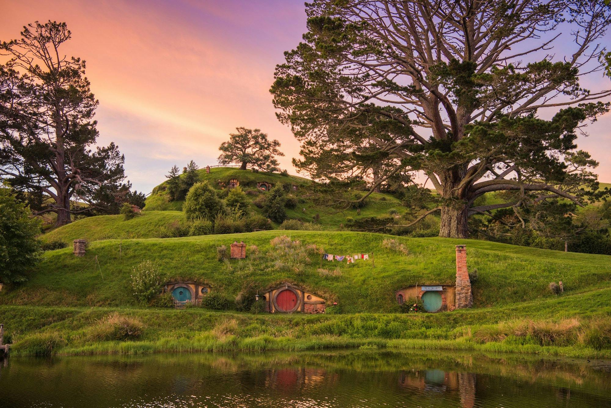 Middle earth experience - Hobbiton movie set and Te Puia geothermal valley