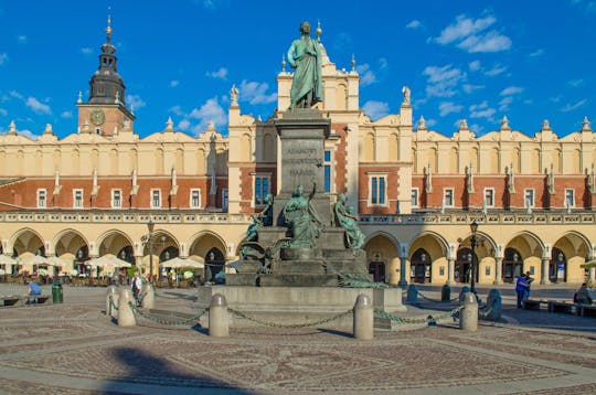 Recorrido por lo más destacado de la ciudad privada de Cracovia en coche eléctrico