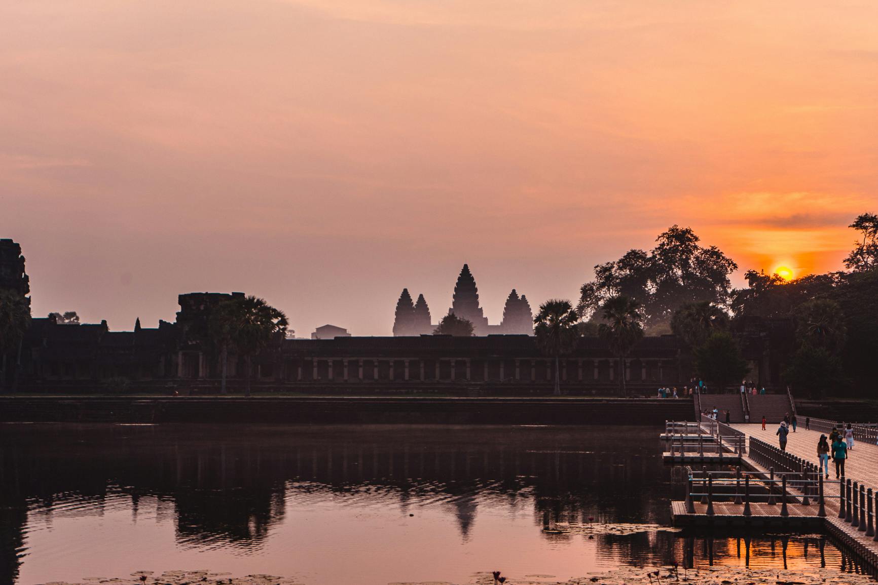 Sunrise at Angkor Wat and Angkor complex discovery by 4x4