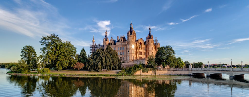 Prywatna wycieczka z Lubeki do zamku Schwerin