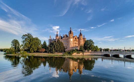 Private tour from Lübeck to Schwerin Castle