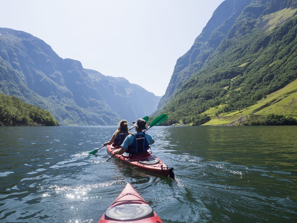 Esperienza guidata in kayak di mare nel Nærøyfjord