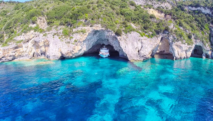 Paxos Antipaxos blauwe grotten boottocht vanuit Lefkimmi