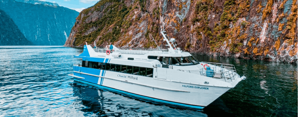Milford Sound butikowy rejs małą łódką?