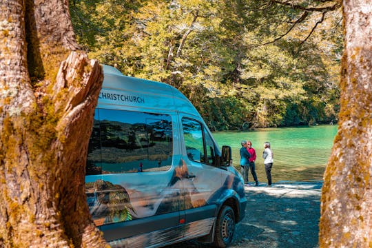 Milford Sound tour and Boutique cruise with picnic lunch from Queenstown