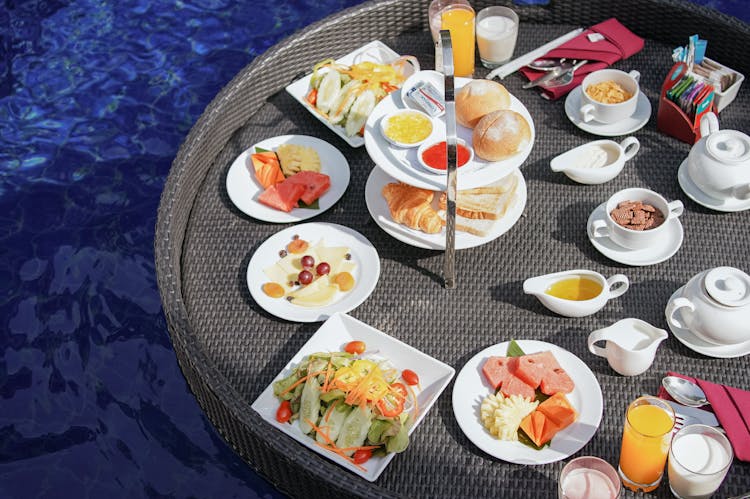 Floating Continental Breakfast for couple
