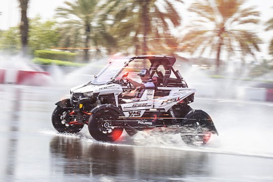 Esperienza di guida sprint in quad drift ad Abu Dhabi