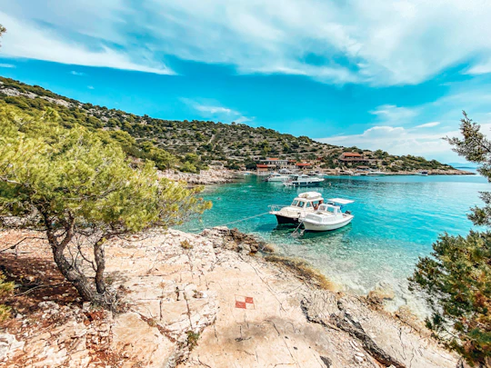 Speed boat islands tour on the archipelago of Šibenik