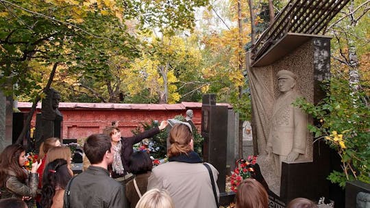 Novodevichy Cemetery self-guided walking tour