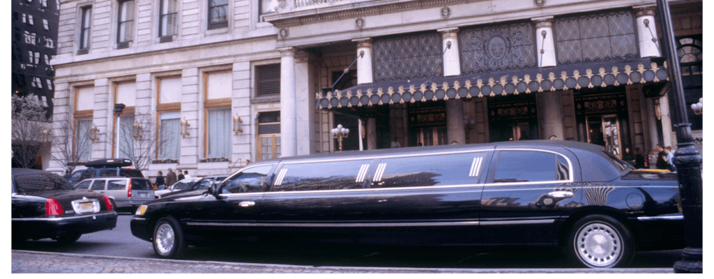 Broadway di New York City in limousine