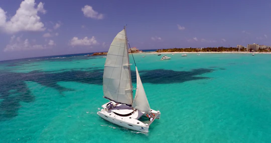 Catamaran tour to Isla Mujeres from Cancún and Playa del Carmen