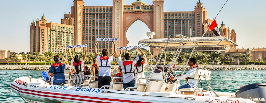 Visite guidée en bateau de la marina de Dubaï Love Boats