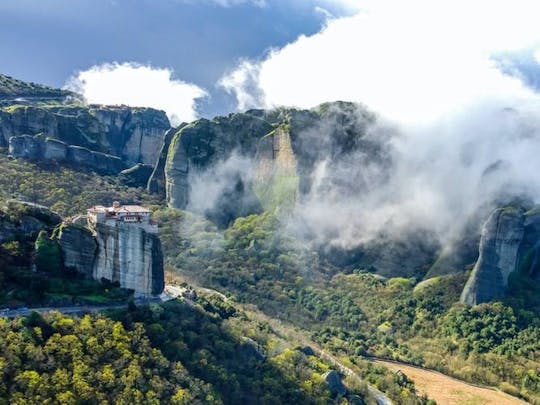 Small-group hiking tour of Meteora