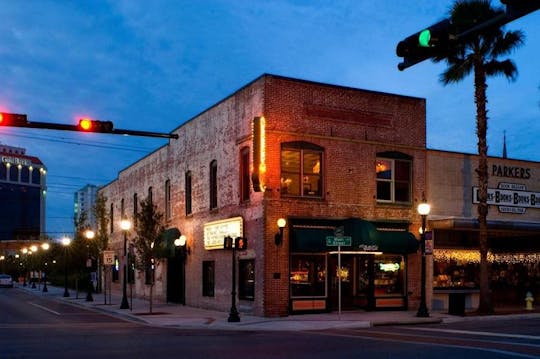 Haunted Sarasota trolley tour with complimentary drink
