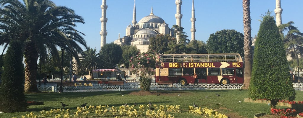 Excursão de ônibus grande em Istambul