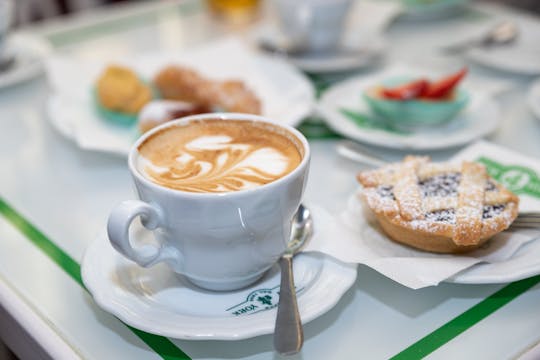 Lucca bike tour with sweet and savory tastings