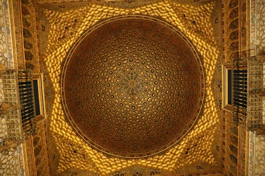 Sevilla Alcázar and cathedral guided tour with priority access tickets