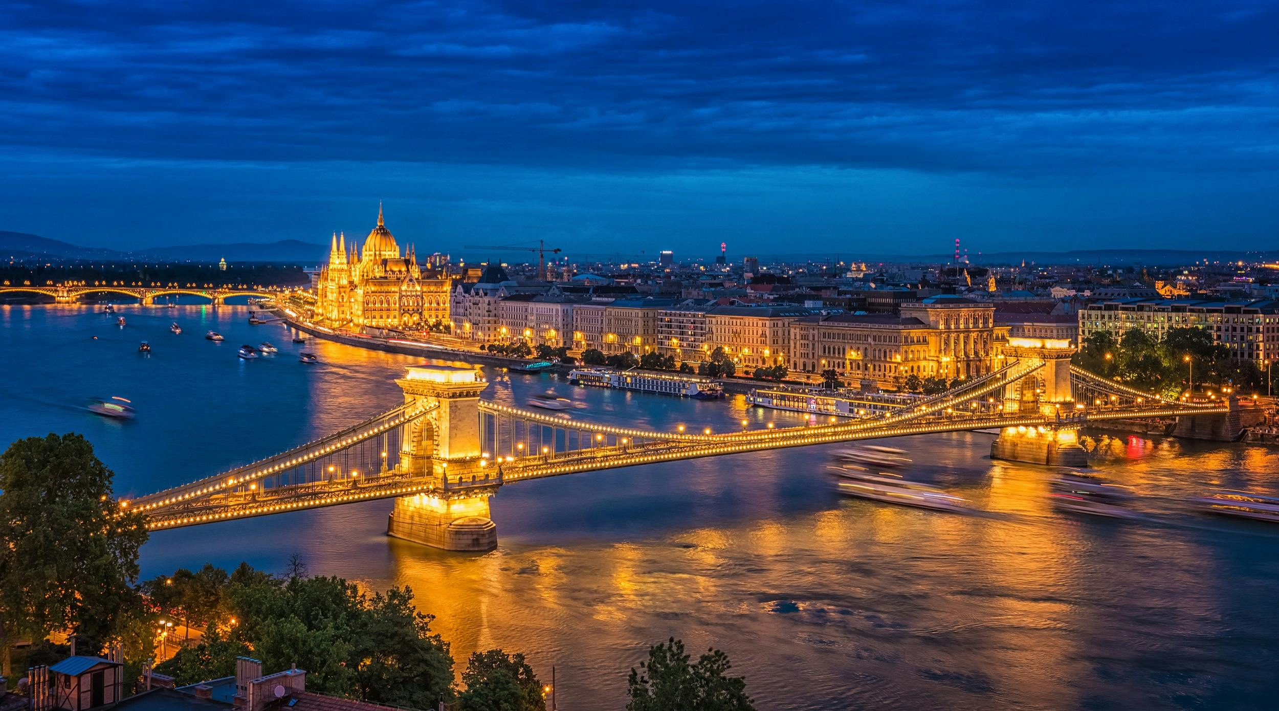 Panoramic  tour of romantic viewpoints in Budapest