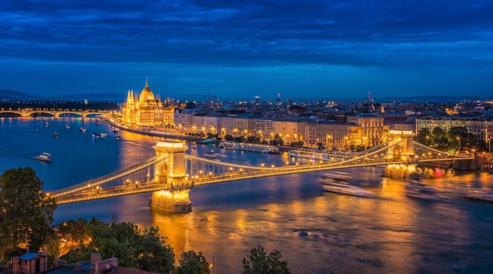 Passeio panorâmico por mirantes românticos em Budapeste