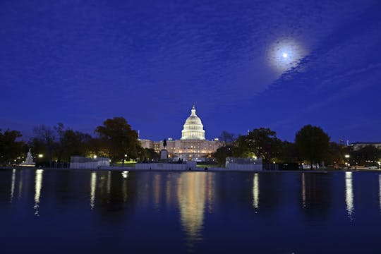 Tour notturno del National Mall di Washington in auto elettrica