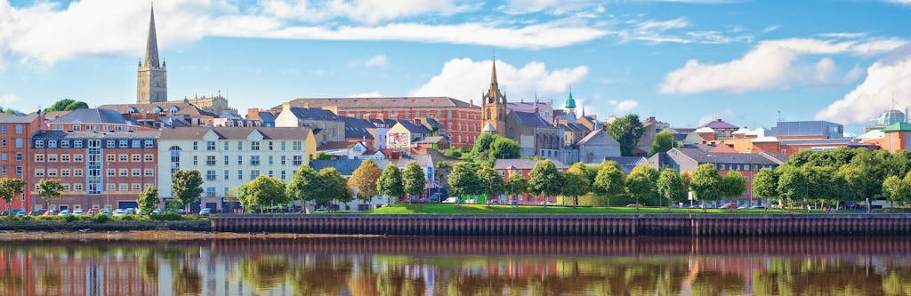 Admire os destaques de Derry ou Londonderry em um tour de áudio autoguiado