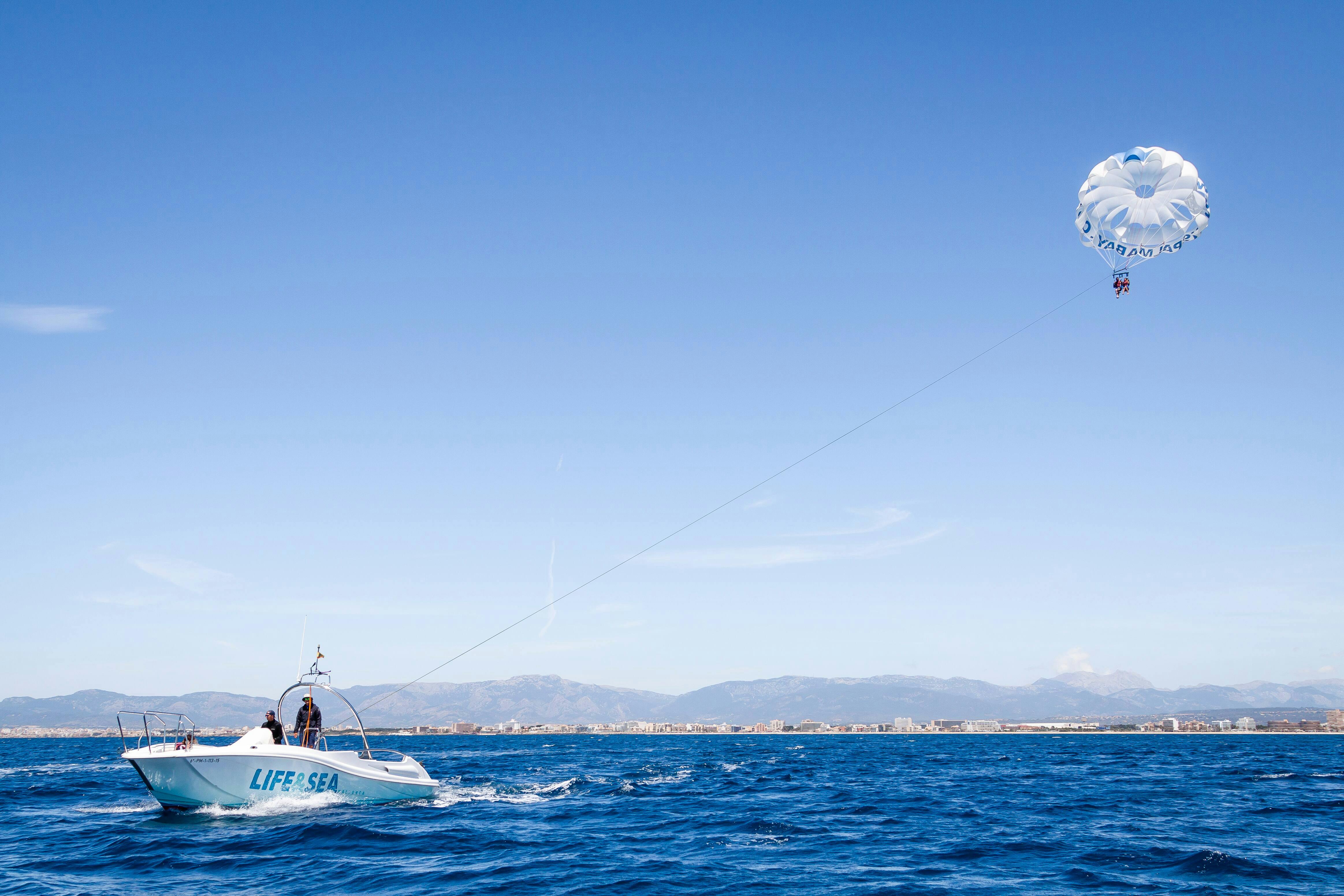Ticket de Parasailing en Playa de Palma con Life &amp; Sea