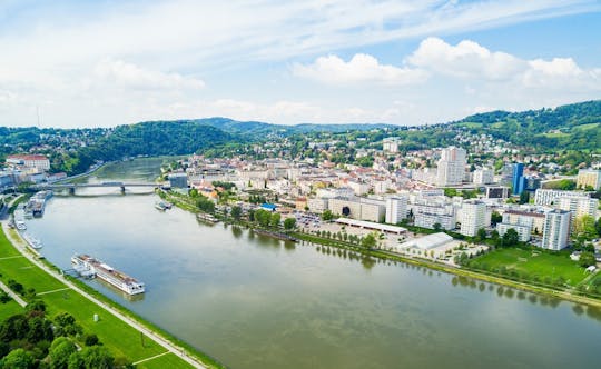 Visite privée à pied et croisière à Linz