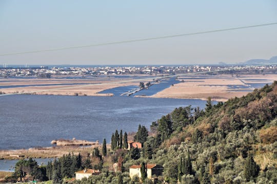 Self-guided bike tour from Lucca to Lake Massaciuccoli
