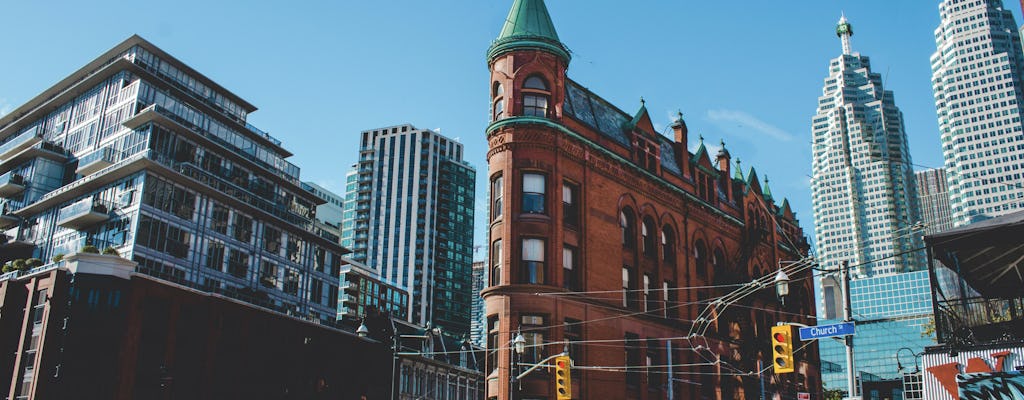 Private kickstart Toronto walking tour with local guide