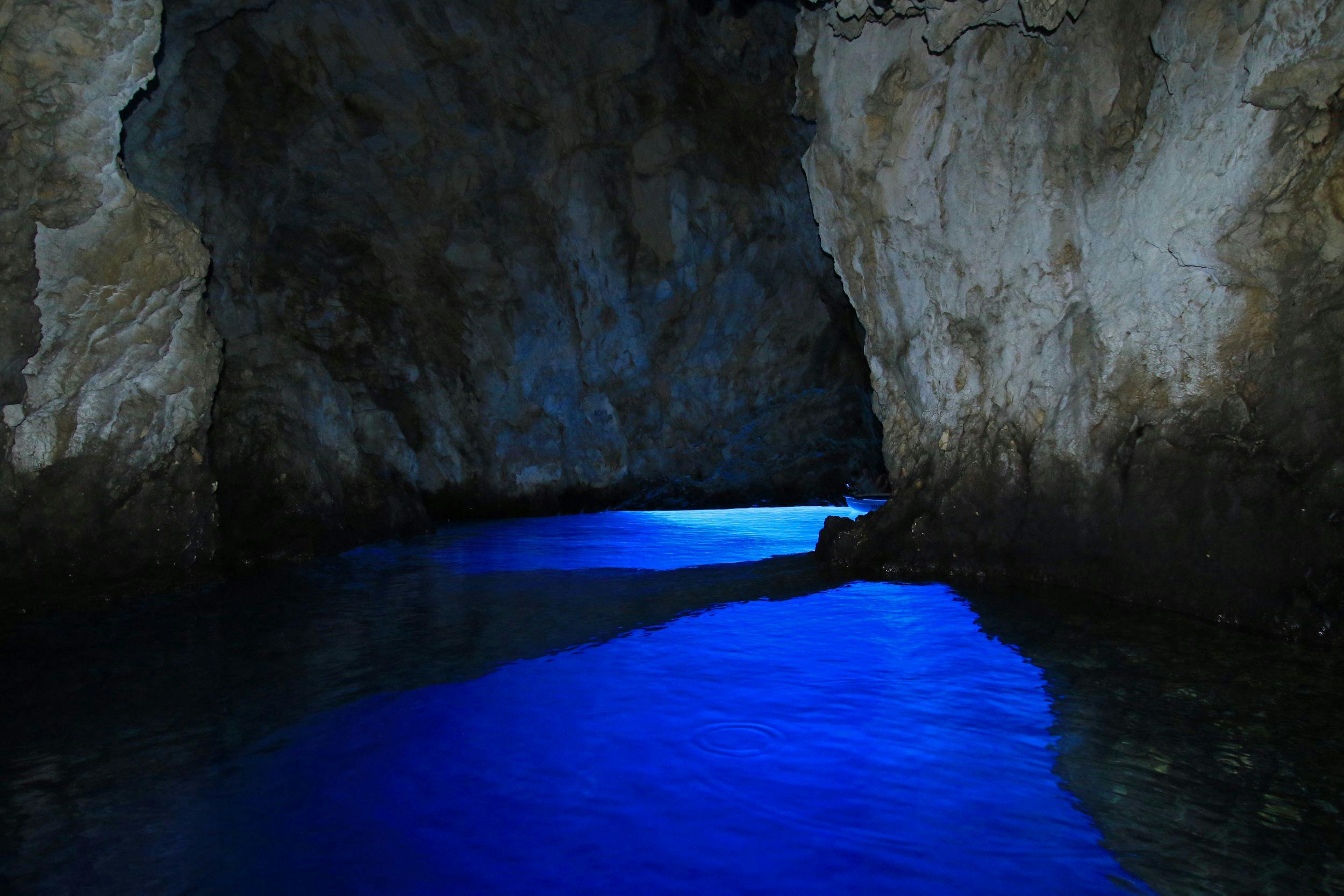 Tour privado en lancha rápida a la Cueva Azul y las 5 islas