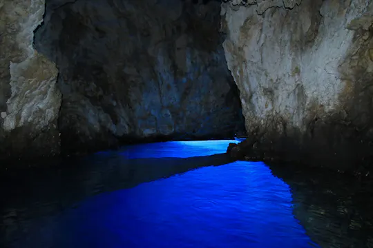 Privé speedboottocht naar Blue Cave en 5 Islands