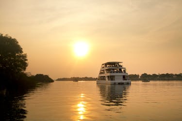 Victoria Falls premium sundowner cruise aan de kant van Zambia