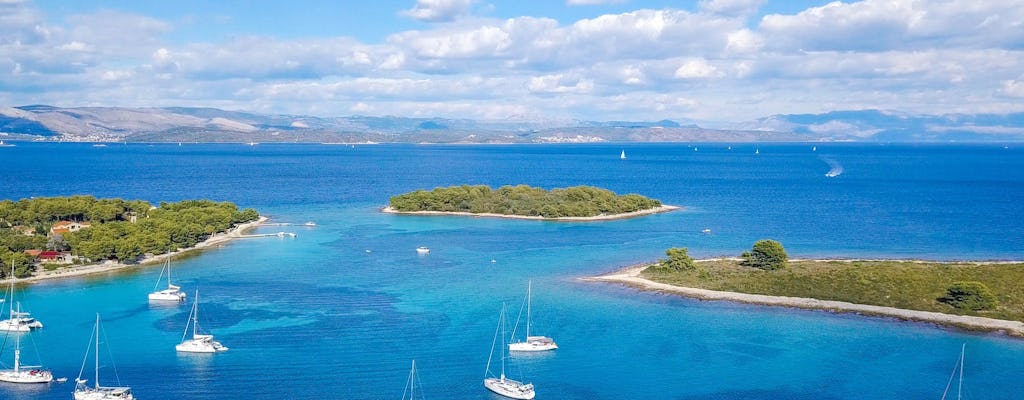 Volledige dagtour naar Blue Lagoon en 3 eilanden vanuit Trogir