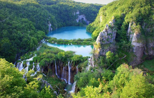 Tour ab Šibenik mit geführter Besichtigung der Plitvicer Seen