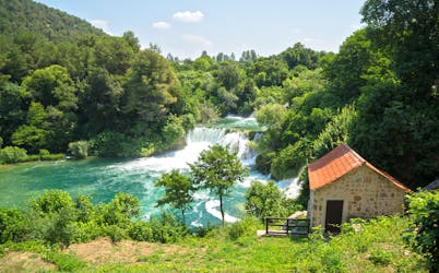 Dagexcursie naar de watervallen Šibenik en Krka vanuit Trogir