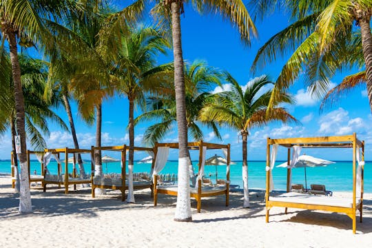Tour base in catamarano Isla Mujeres da Cancun