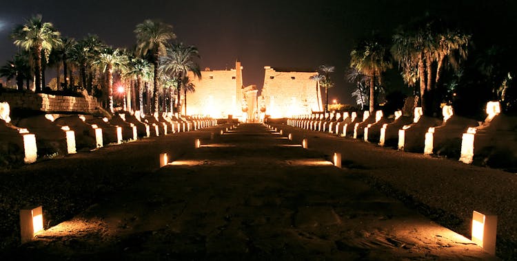 Walking tour with Luxor Temple by night