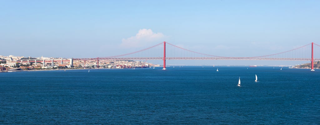 Uitzicht op zeiltocht door Lissabon