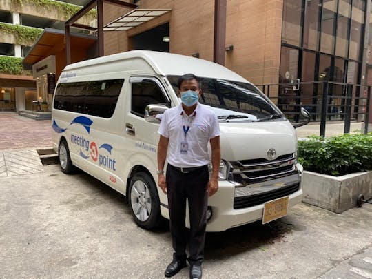 Trasferimento privato dall'aeroporto di Luang Prabang all'hotel senza guida