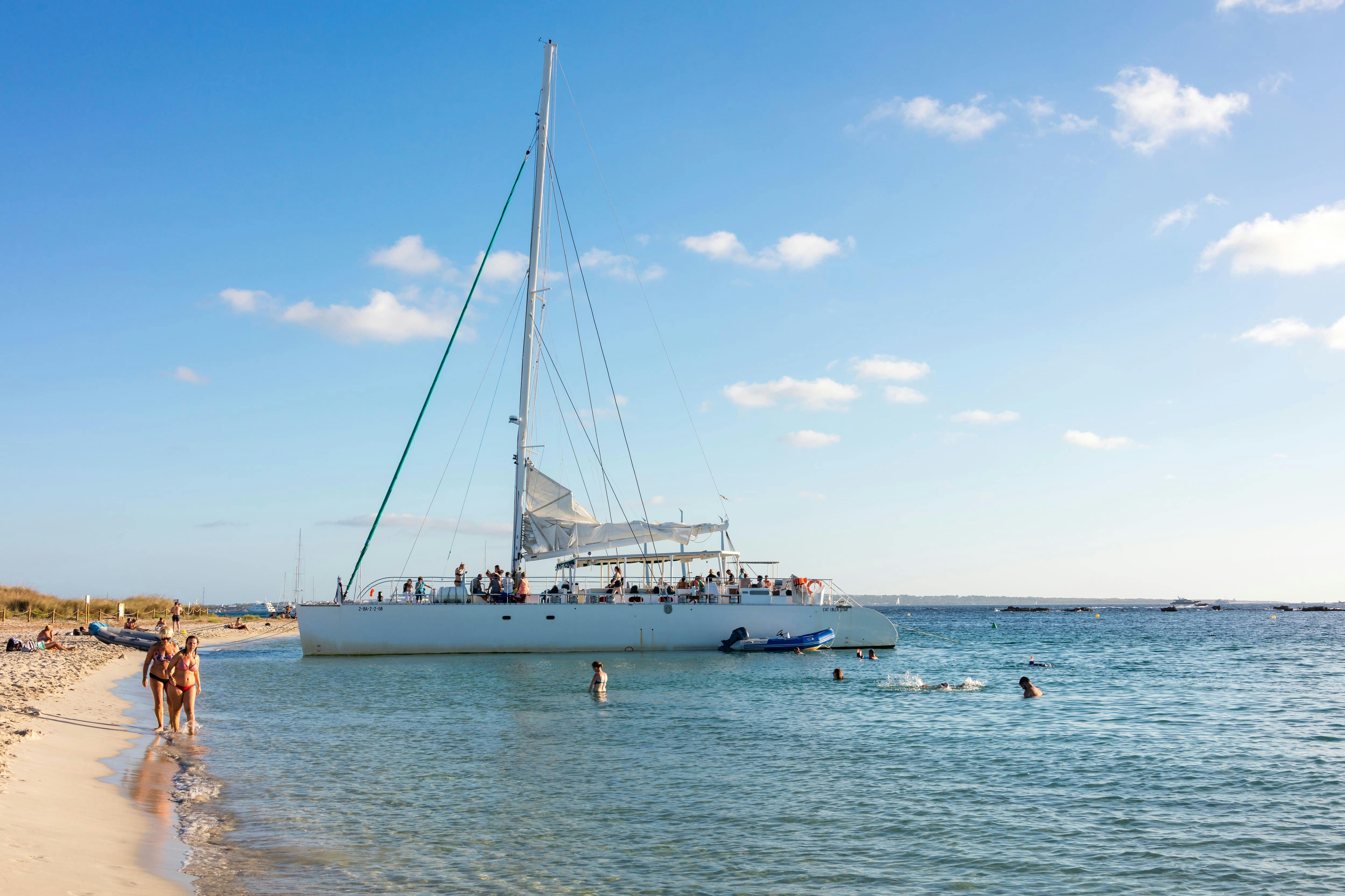 Giro di Formentera in catamarano