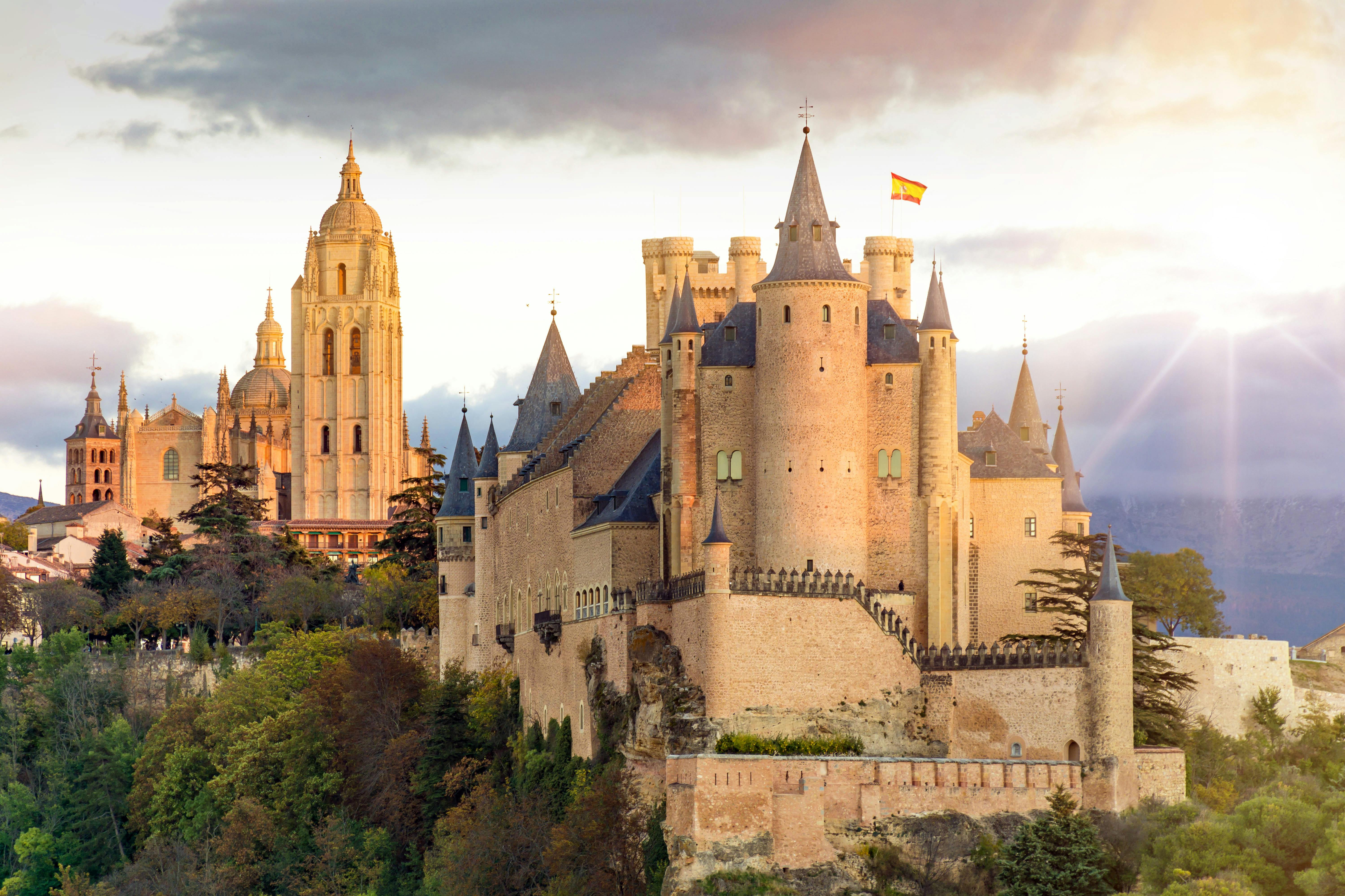 Excursión de un día a Ávila y Segovia desde Madrid con entradas incluidas