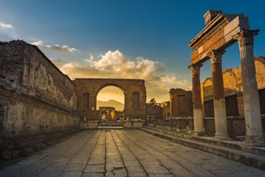 Prioritaire toegang tot Pompeii met transfer vanuit Napels