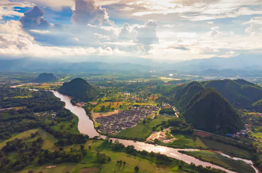 Ganztagesausflug von Chiang Mai nach Chiang Rai und zum Long Neck Tribe Village