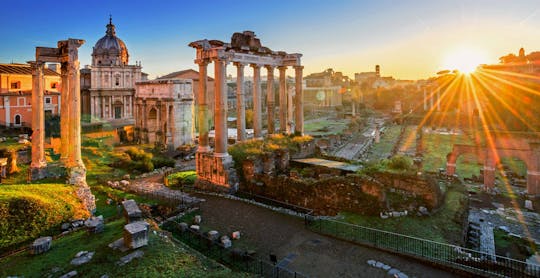 Tour privado por la noche romántica en Roma