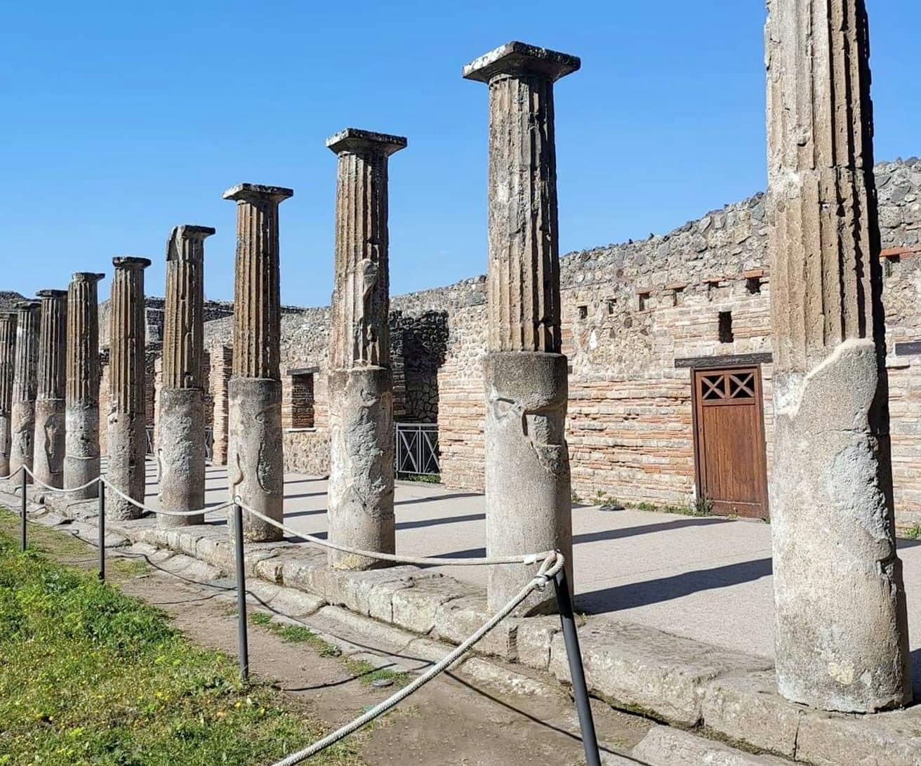 Pompeii & Amalfi Drive Small Group Tour