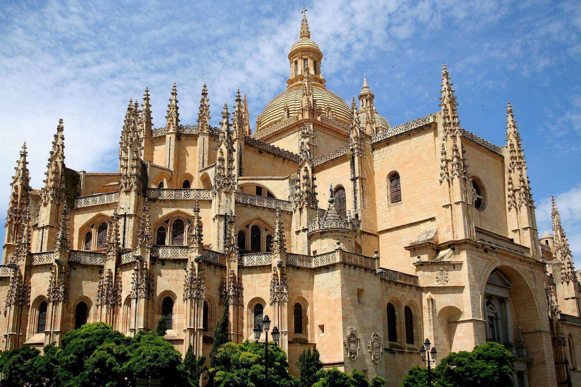Ávila and Segovia full-day tour from Madrid