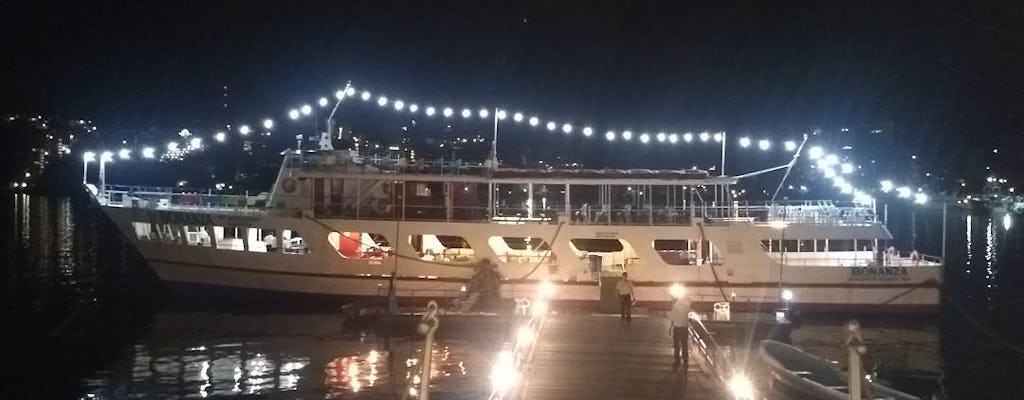 Serata di festa in barca ad Acapulco
