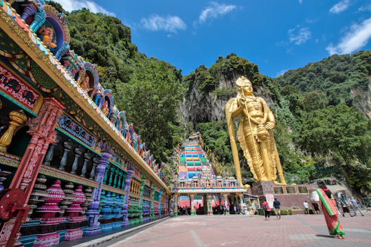 Private Kanching waterfalls & Batu caves tour