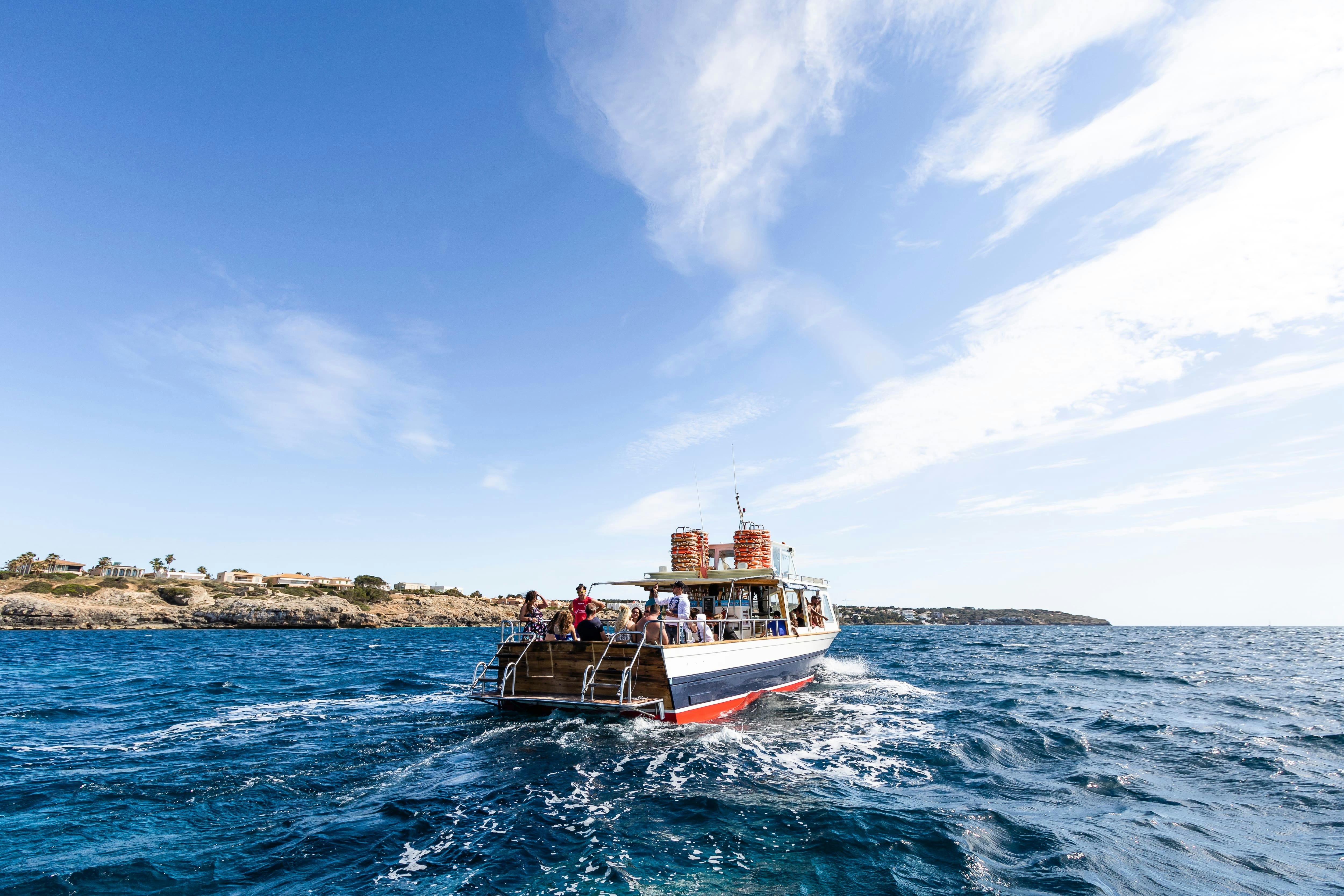 Dwugodzinna wycieczka łodzią u wybrzeży Majorki z Life & Sea