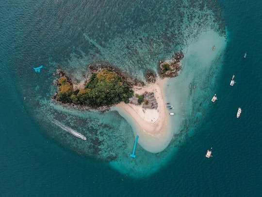 Tour privato in barca dell'isola di Khai